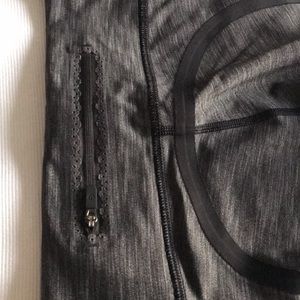 Lululemon women’s 7 1/4 leggings, size 6